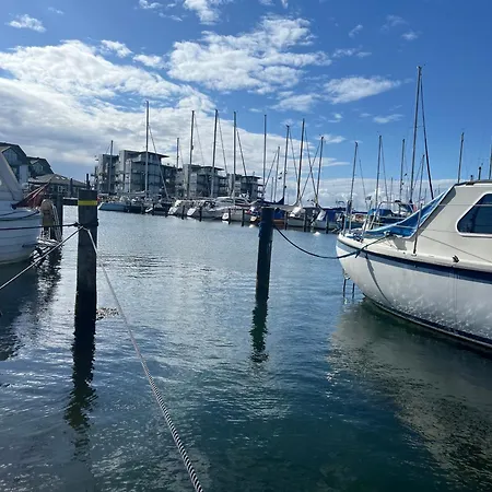Maduco Waterfront, Rejen Botel Nyborg